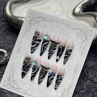 Faux ongles gothiques de créateur à presser, en gel, couvrance totale, design personnalisé disponible