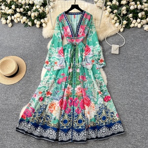 Nouvelle Robe Imprimée <span class=keywords><strong>Grande</strong></span> Ampleur à Col Plongeant et Manches Évasées Style Vacances 2026 pour Femme - Product Image 2