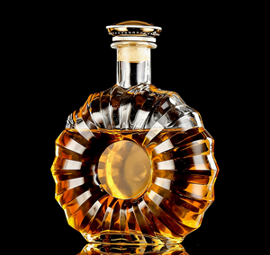 ขวดแก้วแบนขายส่งจากโรงงานโดยตรงสำหรับบรรจุสุรา เช่น รัม มาร์ติน เอ็กซ์โอ วิสกี้ บรั่นดี จิน พร้อมจุกไม้ก๊อก ขนาด 500/700/750 มล. - Product Image 4