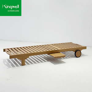 Chaise longue <span class=keywords><strong>de</strong></span> <span class=keywords><strong>plage</strong></span> extérieure au design moderne en teck avec table latérale et <span class=keywords><strong>roulettes</strong></span> pour piscine et zones <span class=keywords><strong>de</strong></span> loisirs - Product Image 2