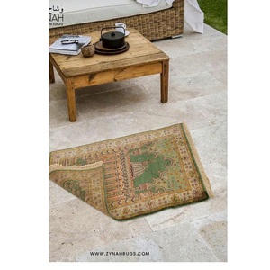 Alfombra de Oración de Seda de Lujo Blissful Breeze, Alfombra Islámica Suave, Sajjadah Musulmana, Janamaz, Disponible para la Venta - Product Image 1