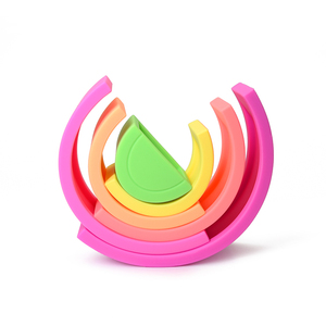 Bestseller Bright Color Silikon Regenbogens pielzeug BPA Free Super Soft Silikon Stapels pielzeug für Kinder und Babys