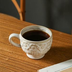 Plato de Cerámica con Borde de Pétalos de Rosa, Elegante Plato para Postre y Cena, para el Hogar o la Mesa del Restaurante - Product Image 2