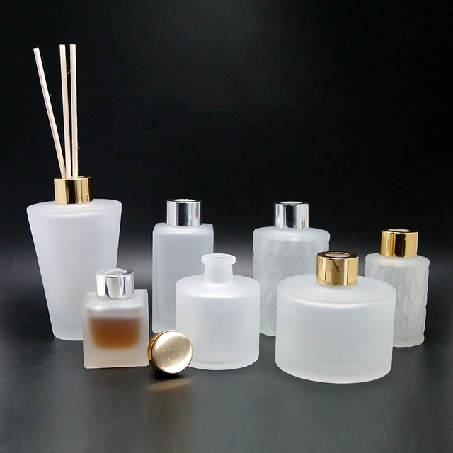 Unique Decor Set of White Glass Diffuser Bottles with Stopper Screw Cap and Reeds Aroma Diffuser Bottle