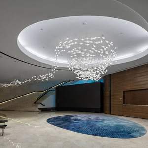 Lámpara <span class=keywords><strong>de</strong></span> araña LED <span class=keywords><strong>de</strong></span> lujo personalizada diseño <span class=keywords><strong>de</strong></span> <span class=keywords><strong>cristal</strong></span> decoración interior del hogar instalación colgante metal largo hoteles villas centros comerciales - Product Image 1