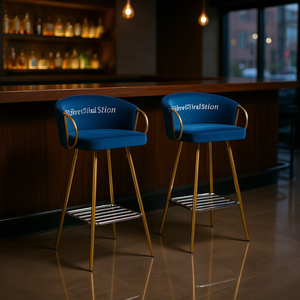 Sgabelli da bar da 26 pollici con seduta in velluto blu, gambe dorate, poggiapiedi cromato, set di 2 mobili da bar moderni - Product Image 2