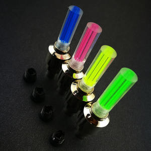 YOUME 2 pièces Lumières LED pour valve <span class=keywords><strong>de</strong></span> <span class=keywords><strong>pneu</strong></span> <span class=keywords><strong>de</strong></span> vélo, lampe torche pour rayons <span class=keywords><strong>de</strong></span> roue, accessoires avec alimentation par batterie pour vélo, voiture, moto - Product Image 2