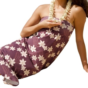 Robe de plage personnalisée, écologique, à imprimé floral, fabriquée à Hawaï, à manches courtes, en rayonne plissée, imprimée de fleurs, robe maxi - Product Image 2