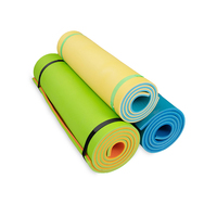 Sports aquatiques 2 couches OEM tapis flottant en mousse XPE coloré piscine tapis de surf d'eau jouets pour toute la famille