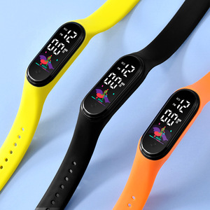 2024 barato colorido <span class=keywords><strong>mi</strong></span> 8 banda pantalla táctil relojes deportivos <span class=keywords><strong>reloj</strong></span> impermeable pulsera electrónica LED <span class=keywords><strong>reloj</strong></span> <span class=keywords><strong>digital</strong></span> - Product Image 2