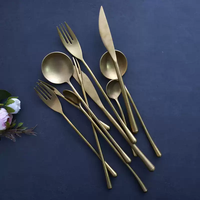Ensemble de couverts en acier inoxydable 304 de style moderne et luxueux, écologiques et durables pour les restaurants
