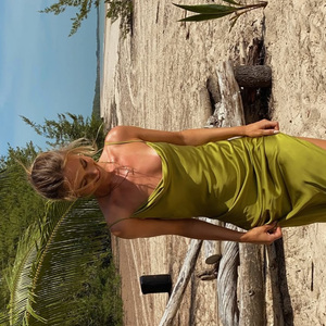 2025 Şık Moda Lüks Abiye Parti Elbisesi Sırtı Açık Özel Kesim Dikişli Saten Polyester Kumaş Seksi Kadınlar Balo Parti Elbisesi - Product Image 6