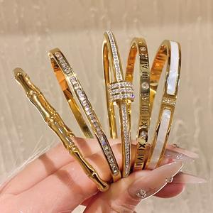 <span class=keywords><strong>Bracelet</strong></span> pour femme en acier inoxydable plaqué or 18 carats, résistant à l'eau et au ternissement, avec zircons et diamants, plusieurs styles - Product Image 1