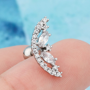 Pendientes de cartílago de acero inoxidable quirúrgico 316L con circonita cúbica en forma de corazón para piercing de hélice frontal - Product Image 5