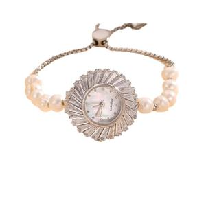 2025 Nuevo reloj para mujer: elegante reloj de pulsera cuadrado con diamantes y reloj de cuarzo con pulsera larga decorada con circón - Product Image 1