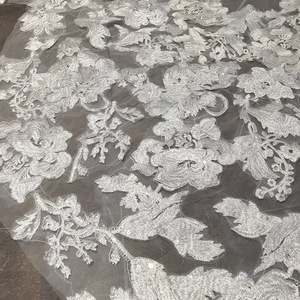 Voiles de mariée longs en dentelle florale élégants et luxueux de haute qualité LUOXIN pour femmes - Product Image 6