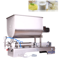 Machine de remplissage semi-automatique en forme de U pour sauces piquantes, beurre de cacahuète, sauces soja et tomate, crèmes et huiles en bouteilles ou bocaux en plastique