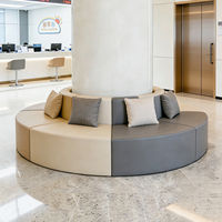 Canapé et tabourets incurvés créatifs pour enrouler les colonnes, design irrégulier pour les réceptions et les salons dans les maternelles et les halls d'accueil