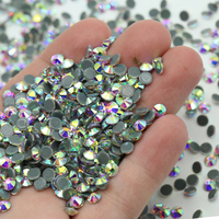 Strass thermocollants argentés en gros, strass en verre AB à dos plat pour motifs thermocollants