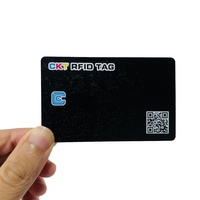 Carte de crédit NFC en bois noir, carte de visite de luxe à logo gravé personnalisé NFC avec emballage coulissant