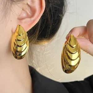 Designer 18K vergoldete Edelstahl-Schale-Form Stecker-Ohrringe Schmuck Damen übertriebene unregelmäßige Statement-Ohrringe