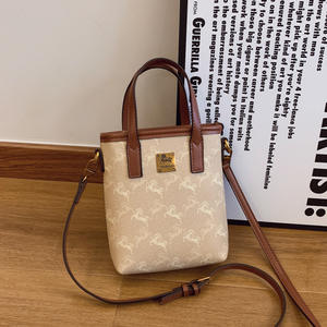 กระเป๋าสะพายไหล่พิมพ์ลายย้อนยุคสำหรับผู้หญิง ทำจากวัสดุ PU คุณภาพสูง มีซิป เหมาะสำหรับชุดของอินฟลูเอนเซอร์ออนไลน์ 218 - Product Image 4