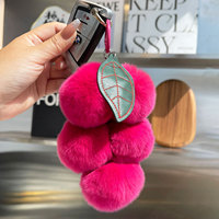 Porte-clés en peluche doux et écologique en forme de raisin – Breloque personnalisable et moelleuse pour clés de voiture et sac à main