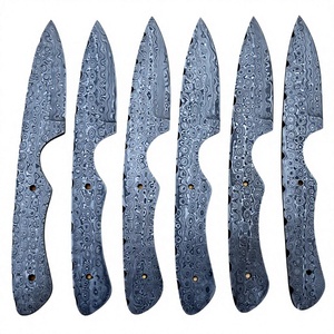 Lame de couteau de camping en acier inoxydable à motif Damas, faite à la main, avec deux trous pour poignée personnalisée DIY, pour activités de plein air et camping - Product Image 1
