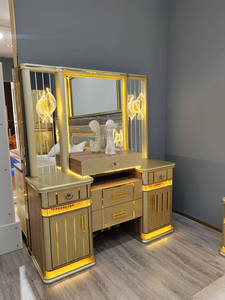 2025 Mirrored <strong>Headboard</strong> Elegant Luxurious <strong>Super</strong> <strong>king</strong> Size 8 Doors Royal Furniture Antique Gold Bedroom Furniture Sets - Product Image 5