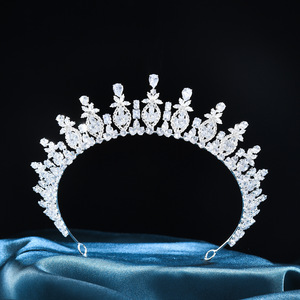 <span class=keywords><strong>Couronne</strong></span> de Mariée de Luxe en Zircon, Accessoire Cheveux Princesse pour Robe de <span class=keywords><strong>Mariage</strong></span>, <span class=keywords><strong>Fleurs</strong></span> en Strass Scintillantes, Diadème Étincelant - Product Image 1