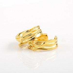 แหวนทรงเรขาคณิตสีทองแบบเปิดสำหรับทุกเพศเครื่องประดับแฟชั่นดีไซน์พื้นผิวแบบไม่สม่ำเสมอ - Product Image 1