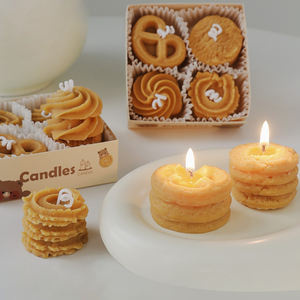 Vela de comida perfumada en forma de galleta creativa, Juego de 4 piezas hecho a mano, Idea única de regalo de Navidad para decoración de Diwali de vacaciones - Product Image 1
