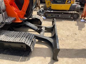 Excavatrice hydraulique Hitachi Zaxis60 d'occasion économique avec cabine climatisée confortable et conduites auxiliaires pour marteau brise-roche agricole - Product Image 3