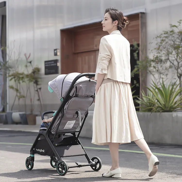 Nouveau design Poussette de bébé de luxe personnalisée réglable multifonction convertible portable facile à plier