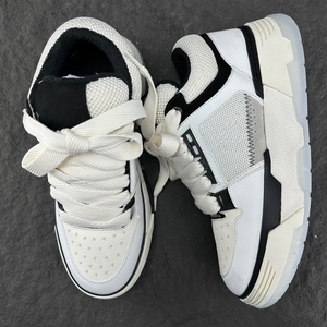 Estas zapatillas deportivas de malla transpirable clásicas vintage de alta calidad, diseño de marca de lujo más vendida, para hombre y mujer, 2026 - Product Image 2