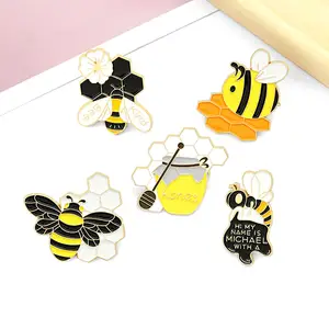 Wholesale Bulk Custom Cute Animal Brooch Lapel Pin Badge Metal Cartoon Kind Enamel Bee Pin For Clothing