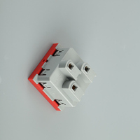 Enchufe de Pared Estándar Británico XZ-UK1 de 13A 250V, 3 Tomas, Resistente al Polvo IP65, Uso Comercial, Enchufe Eléctrico Recubierto de Cobre, CE Gris