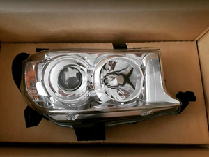 Ensemble de phares de haute qualité RH 81110-0K280 pour Toyota Fortuner - Product Image 3