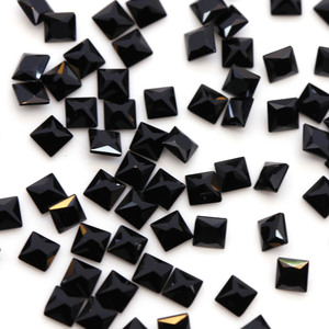 <span class=keywords><strong>Spinelle</strong></span> <span class=keywords><strong>noire</strong></span> naturelle avec taille princesse pour la création de bijoux, chauffée, <span class=keywords><strong>prix</strong></span> au carat, vente en gros - Product Image 5