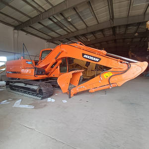 Excavadora de cadenas Doosan DX140 para trabajo pesado, original coreana, en excelentes condiciones de venta, incluye motor y engranajes. - Product Image 4