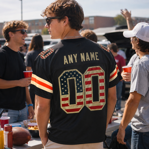 Maillot de football américain rétro personnalisé noir avec drapeau américain imprimé, en maille respirante, uniforme d'équipe, tenue de supporter pour le jour du match - Product Image 3