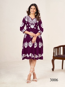 Lakhnavi Work Kurtis pour dames, robes décontractées, Kurtis pakistanais pour femmes au prix de gros, vente en gros - Product Image 2