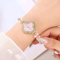 Jam Tangan Wanita Quartz Elegan Kasual Laris Manis, Bertabur Berlian, Mewah Ringan, Gelang Manik Bermotif Semanggi Berdaun Empat 16mm