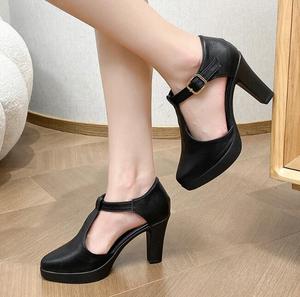 รองเท้าส้นสูงสีดำสีขาวสง่างามสำหรับผู้หญิงรองเท้าแฟชั่นส้นหนาแบบสั่งทำรองเท้า Mary Jane ส้นหนาหัวเข็มขัดรักโลหะ - Product Image 3