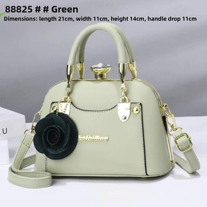 Sacs bandoulière en gros : Fabricant de sacs à <span class=keywords><strong>main</strong></span> tendance pour femmes avec pendentif fleur, vente chaude - Product Image 2