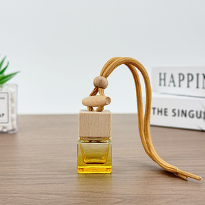 Nhà Máy 8Ml Màu Vuông Nước Hoa Xe Hơi Thương Hiệu Tự Động Làm Mát Không Khí Lọ Ít Rỗng Treo Xe Nước Hoa Khuếch Tán Chai Thủy Tinh - Product Image 3