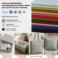 Tissu polyester à texture velours mat doux, motif chevrons classique, estampé à chaud, pour boîtes cadeaux et sacs de produits électroniques numériques