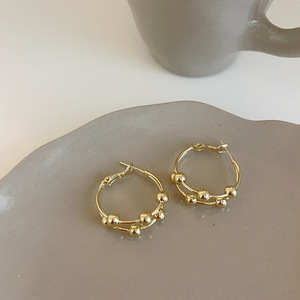 Pendientes de aro pequeños chapados en oro a la moda para niñas, diseño bonito único, joyería de latón sin deslustre con chapado en rodio para mujer - Product Image 2