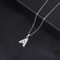 Printemps Européen Américain Bijoux Porte-Badge Diamant Anglais Alphabet Lettre Femmes Pendentif En Acier Inoxydable
