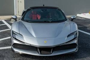 Auto Sportiva <span class=keywords><strong>Usata</strong></span> Ferrari SF90 Stradale 986 del 2024 in <span class=keywords><strong>Vendita</strong></span> - Product Image 2